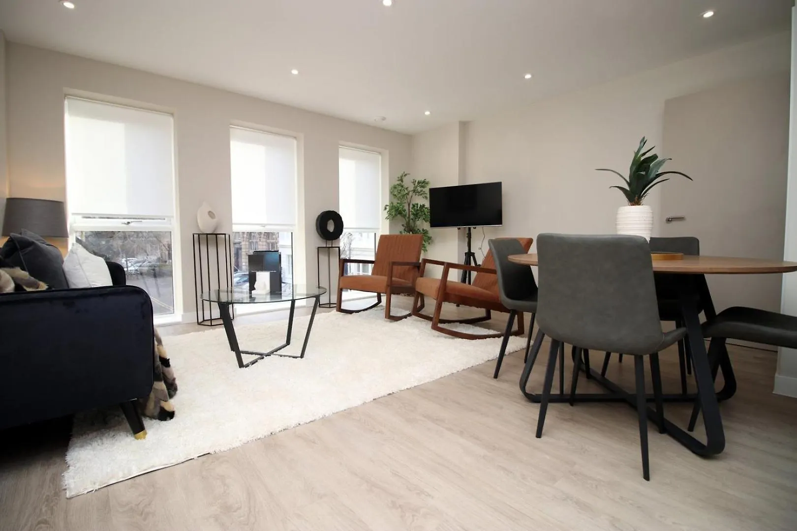 Casa 1 - Cardiff Bay - 2 Bed Apartment W/ Parking