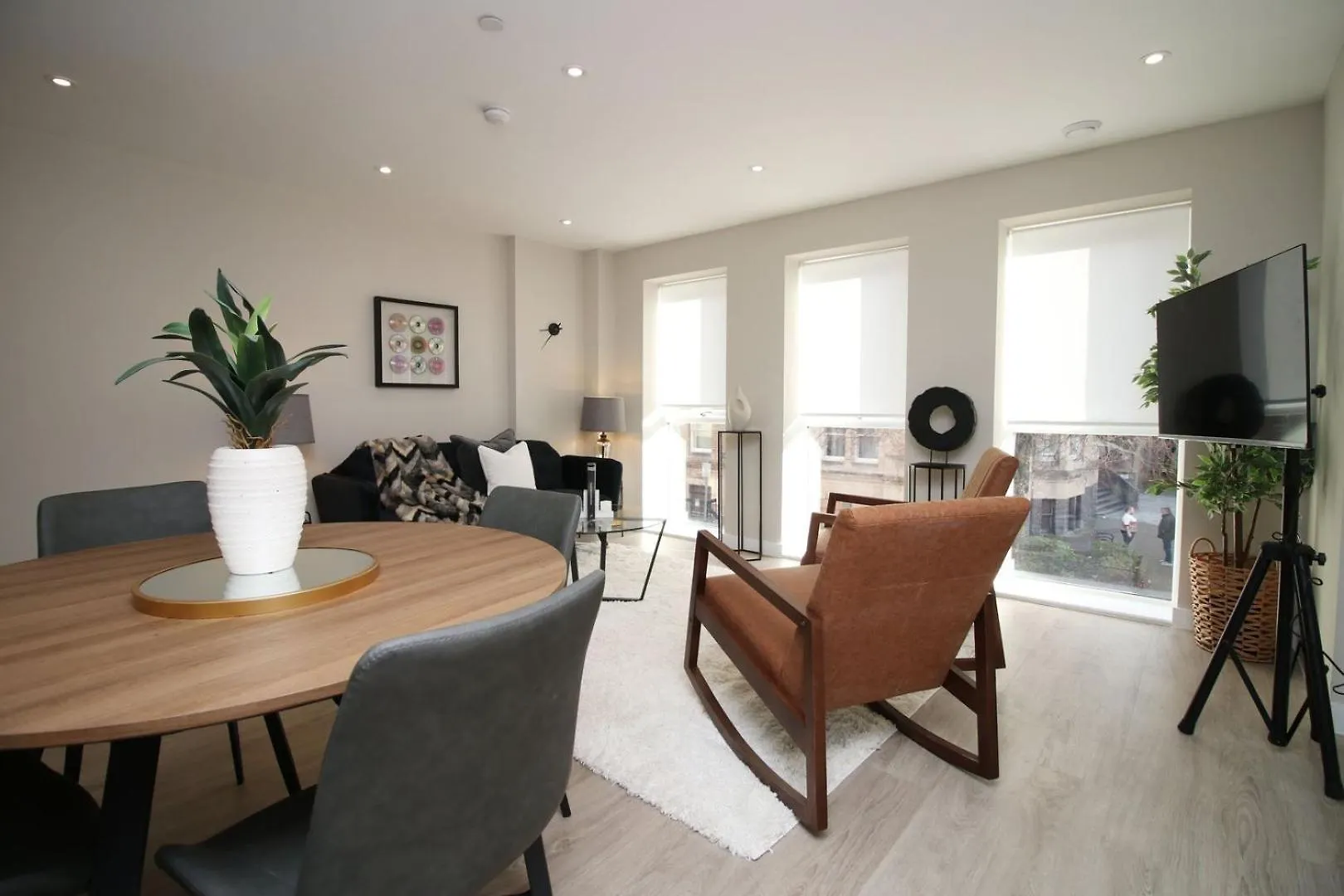 Casa 1 - Cardiff Bay - 2 Bed Apartment W/ Parking