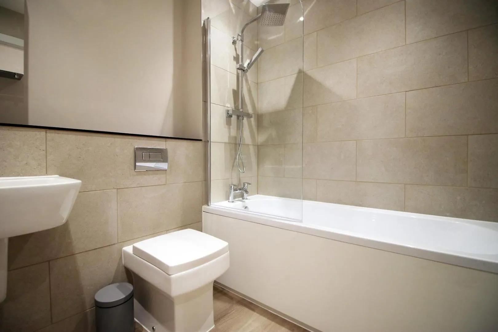 Casa 1 - Cardiff Bay - 2 Bed Apartment W/ Parking 英国